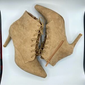 Elegant Tan Lace-Up Ankle Boots EU39 - NEW - Never Worn